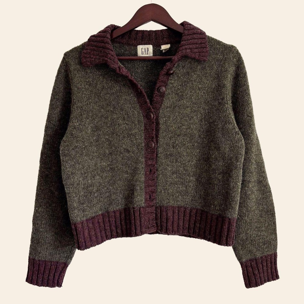 Vintage GAP Cropped Button Collar Sweater